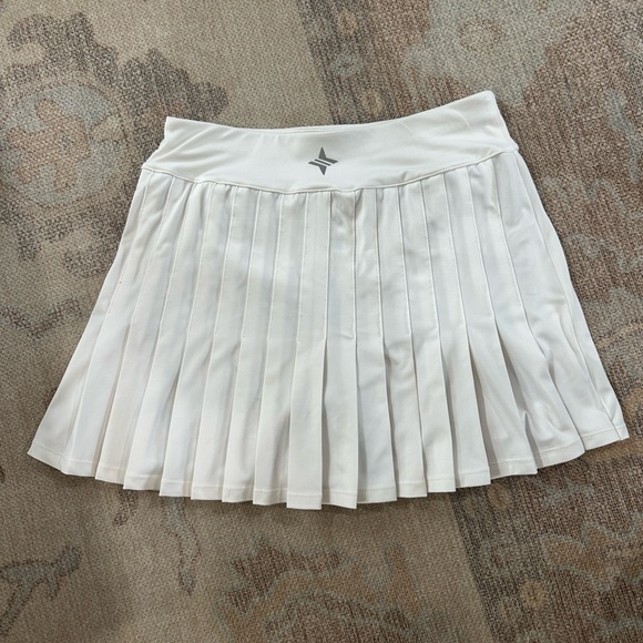 Tuckernuck Skirt - Picture 2 of 4